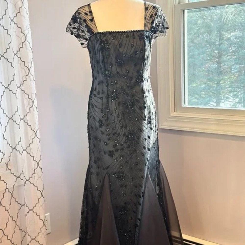 Elegant Couture Evening Gown - Illiana Collection by Seng Couture